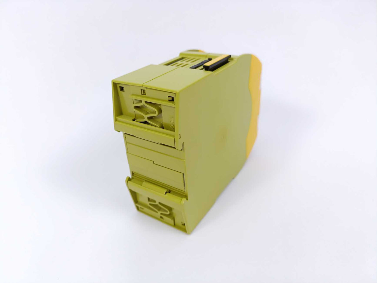 Pilz 772001 PLC controller