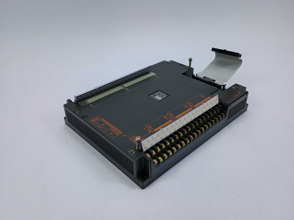 Mitsubishi AOJ2E-E56DR Programmable Controller w/ Extension Cable