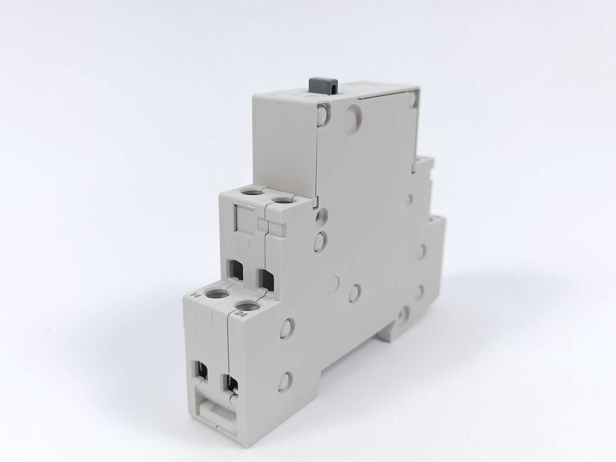 Siemens 5TT4 202-0 Switching Relay