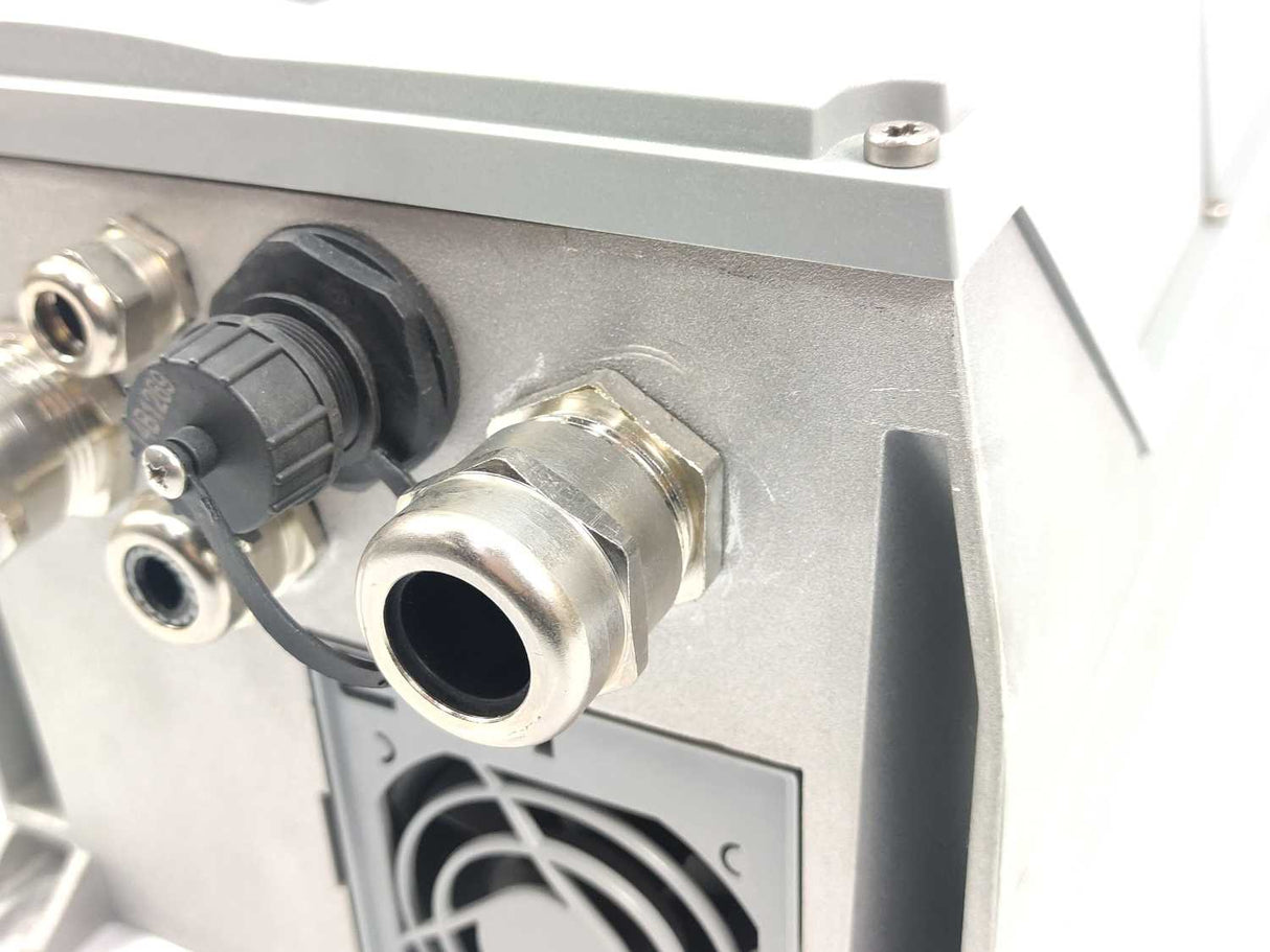 Danfoss FC-302P3K0T5Z55H1BGC 135U9710 Frequency converter 3.0kW 4HP