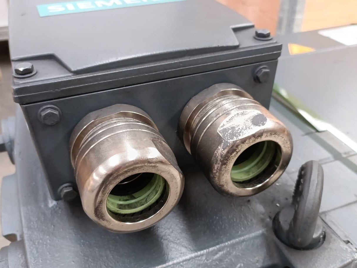 Siemens 1PH8226-1DC20-0BB1 SIMOTICS M Compact motor, water cooled