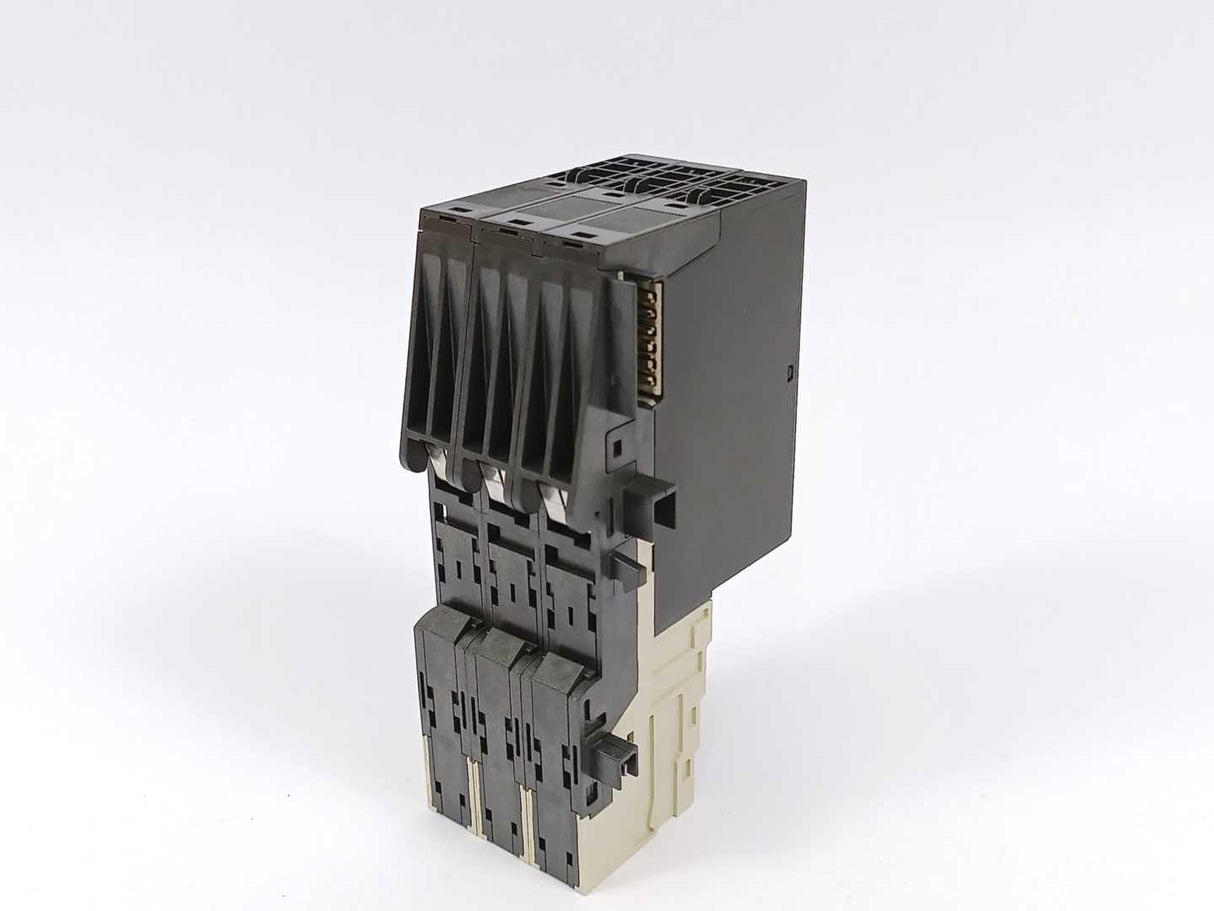 Siemens 6ES7138-4CA01-0AA0 6ES7193-4CC30-0AA0 3 Pcs.