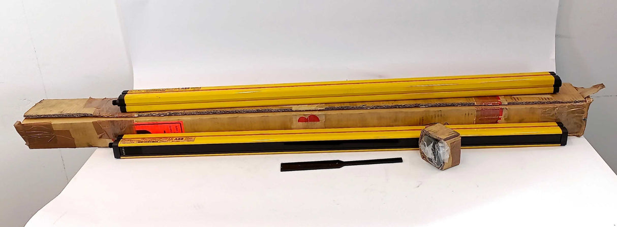 ABB / Jokab Safety 2TLA822202R1100 FTII-4-30-900 TRANSMITTER, W: FRII-4-30-900