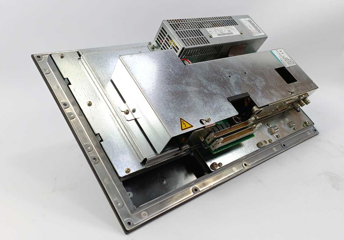 Siemens 6FC5103-0AB03-0AA3 SINUMERIK 840C/840CE 19" flat operator panel
