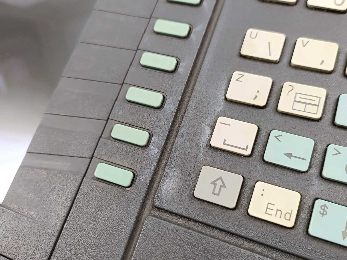 Siemens 6FC5203-0AB11-0AA2 SINUMERIK 840D Flat Operator Panel