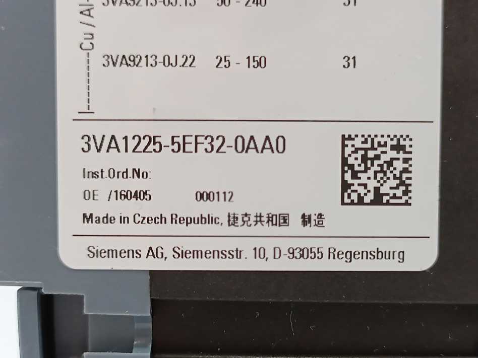 Siemens 3VA1225-5EF32-0AA0 Molded case circuit breaker w/ Connector extensions