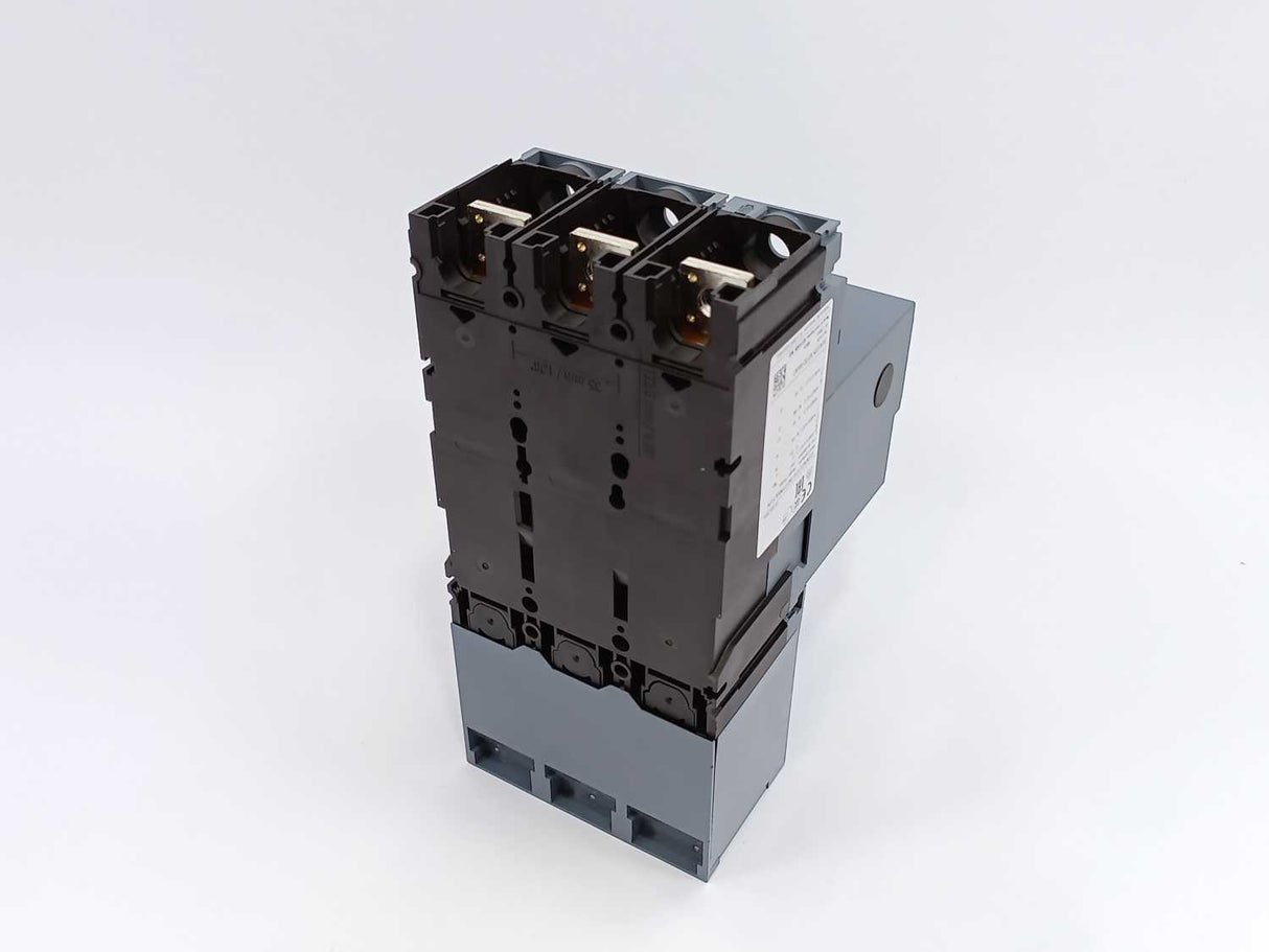 Siemens 3VA1225-5EF32-0AA0 Molded case circuit breaker w/ Connector extensions