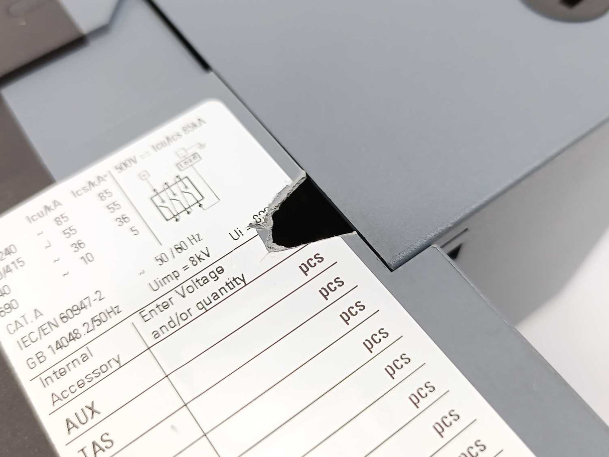 Siemens 3VA1225-5EF32-0AA0 Molded case circuit breaker w/ Connector extensions