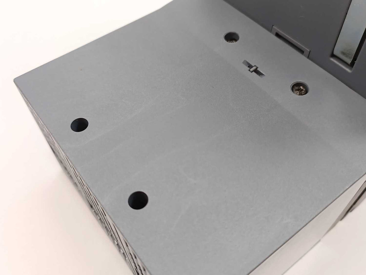 Siemens 3VA1225-5EF32-0AA0 Molded case circuit breaker w/ Connector extensions