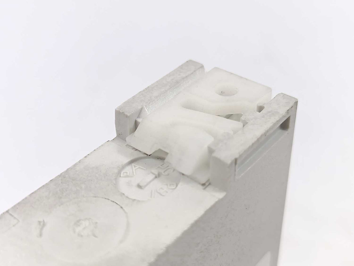 ABB 2TLA010005R0100 Safety Relay, 24 V, JSBT5