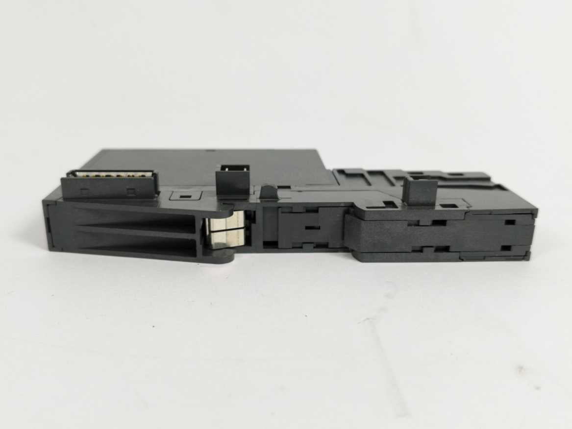 Siemens 6ES7132-4BB01-0AB0 Digital Output Module W/ 6ES7193-4CA20-0AA0 3 Pcs.