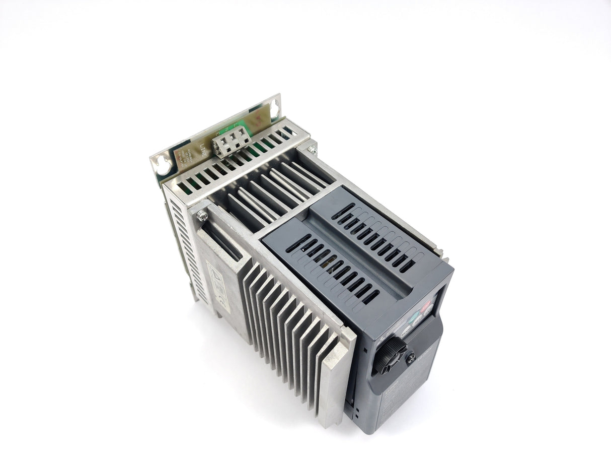 Mitsubishi FR-D720S-042-EC w/ metal frame, 200V D700