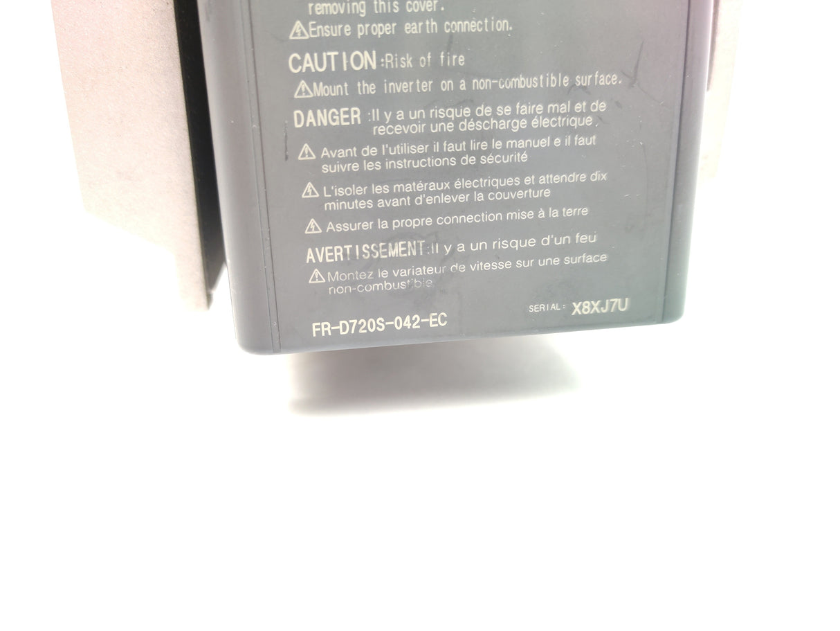 Mitsubishi FR-D720S-042-EC w/ metal frame, 200V D700
