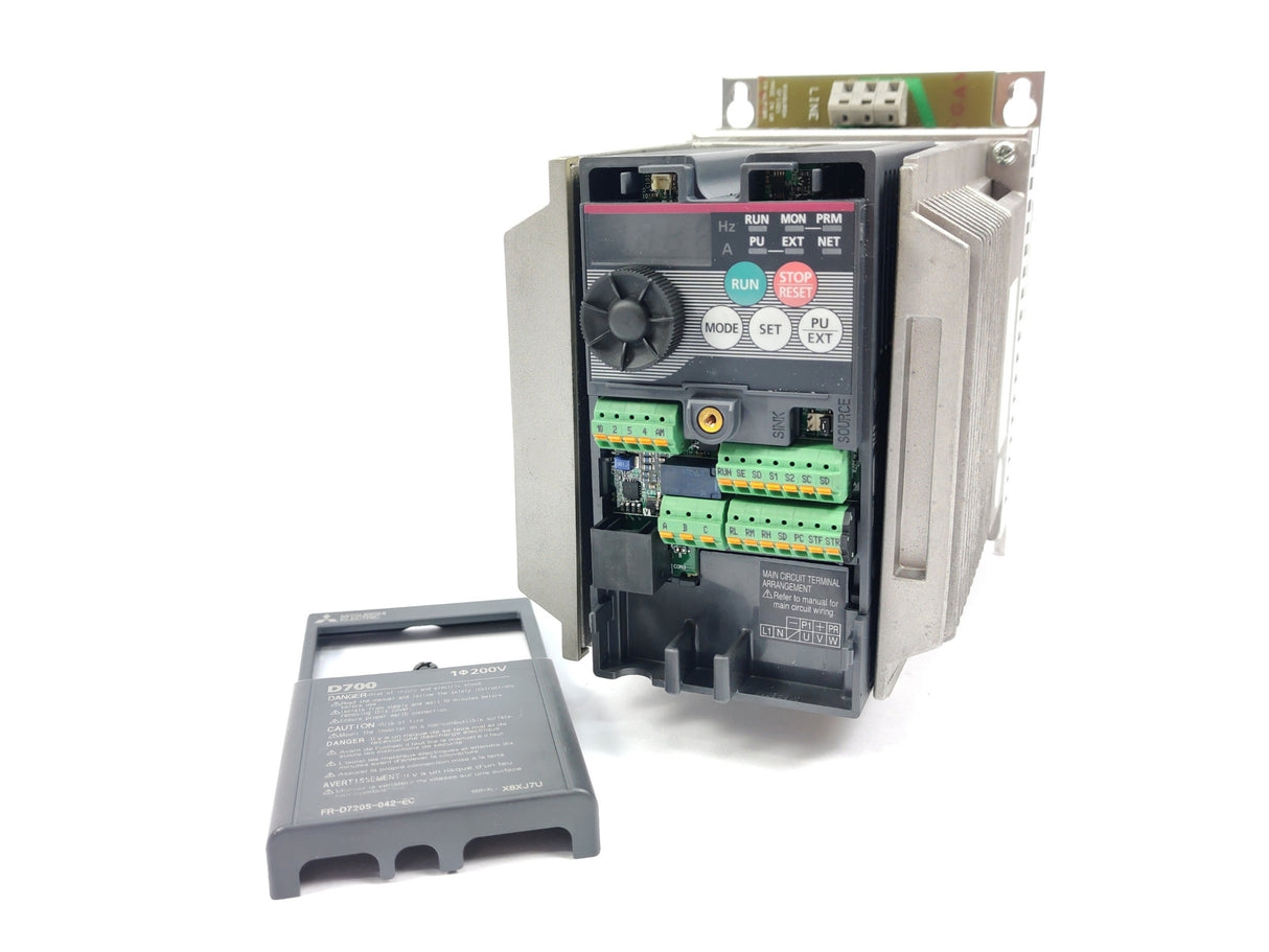 Mitsubishi FR-D720S-042-EC w/ metal frame, 200V D700