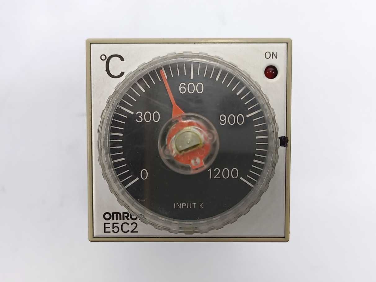 OMRON E5C2-R20K Temperature Controller 3A 250VAC~