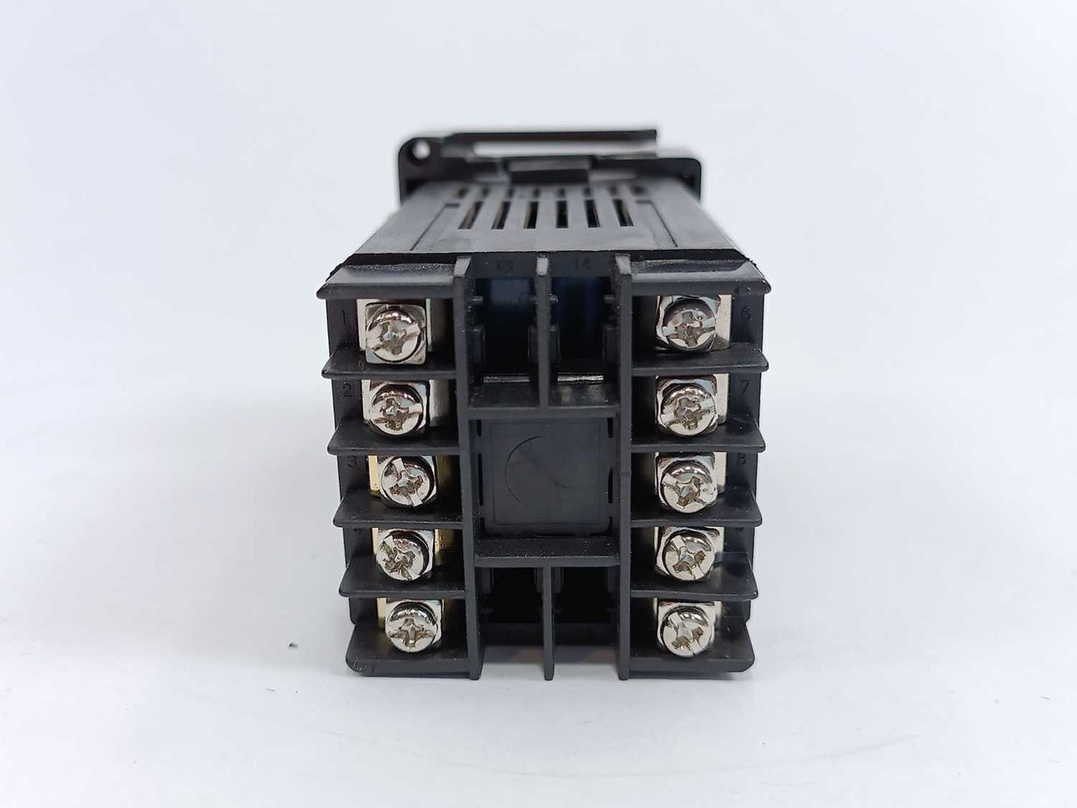 Senstherm 61001300 ST-48R Temperature Controller -200~1600 °C