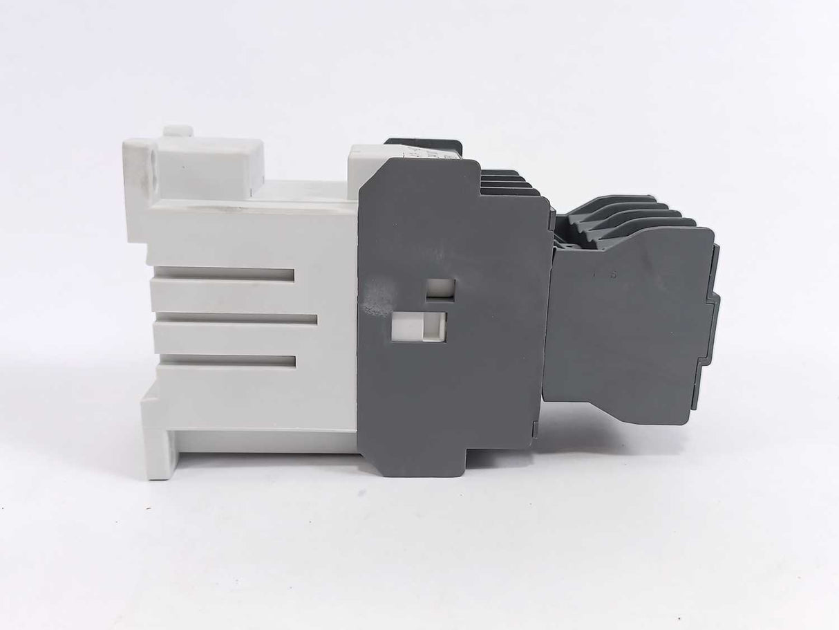 ABB 1SBH143001R8144 NL44E-81 Contactor w/ R81 24VDC Coil