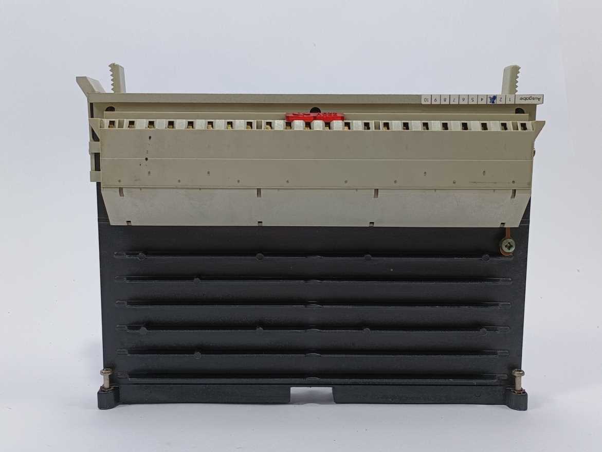 Siemens 6ES5456-6AA12 SIMATIC 220V/2A 50/60Hz