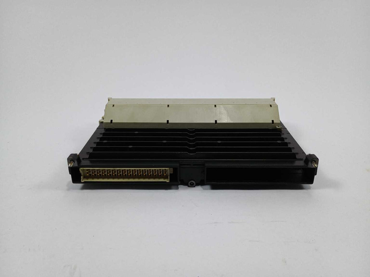 Siemens 6ES5456-6AA11 SIMATIC S5 456 DIGITAL OUTPUT MODULE w/6ES5741-0AC21