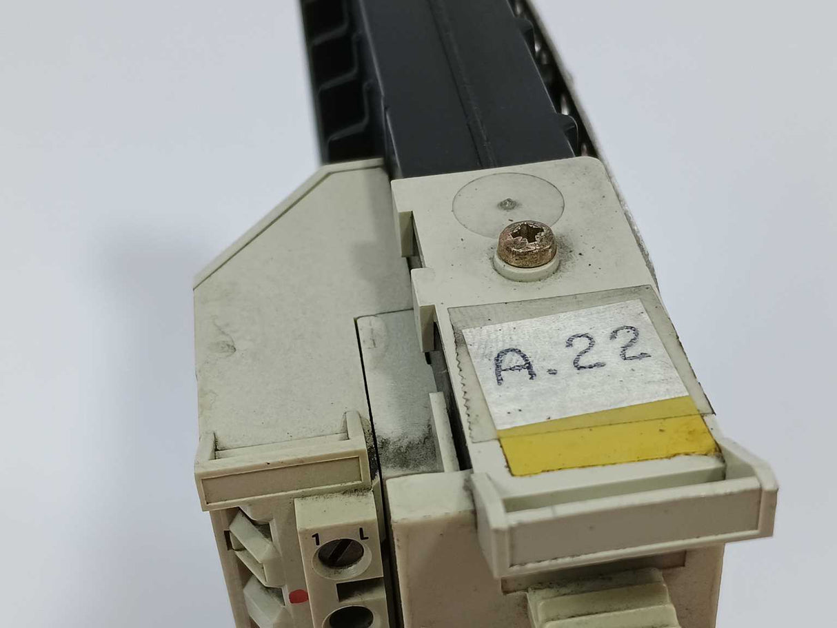 Siemens 6ES5456-6AA11 SIMATIC S5 456 DIGITAL OUTPUT MODULE w/6ES5741-0AC21