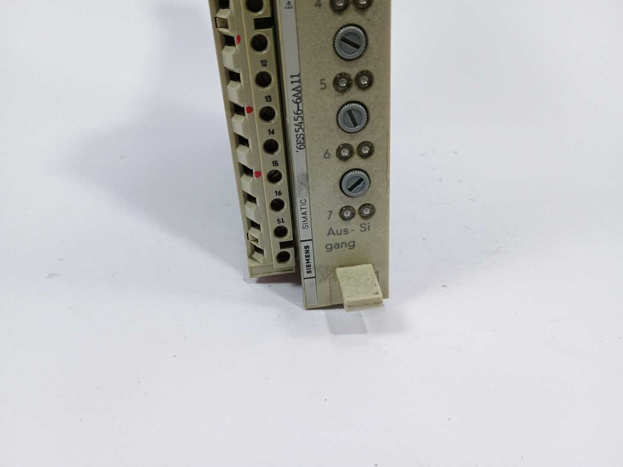 Siemens 6ES5456-6AA11 SIMATIC S5 456 DIGITAL OUTPUT MODULE w/6ES5741-0AC21