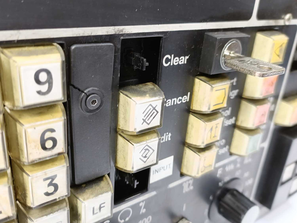 Siemens 548 021.9010.01 SINUMERIK System 8 Operator Panel