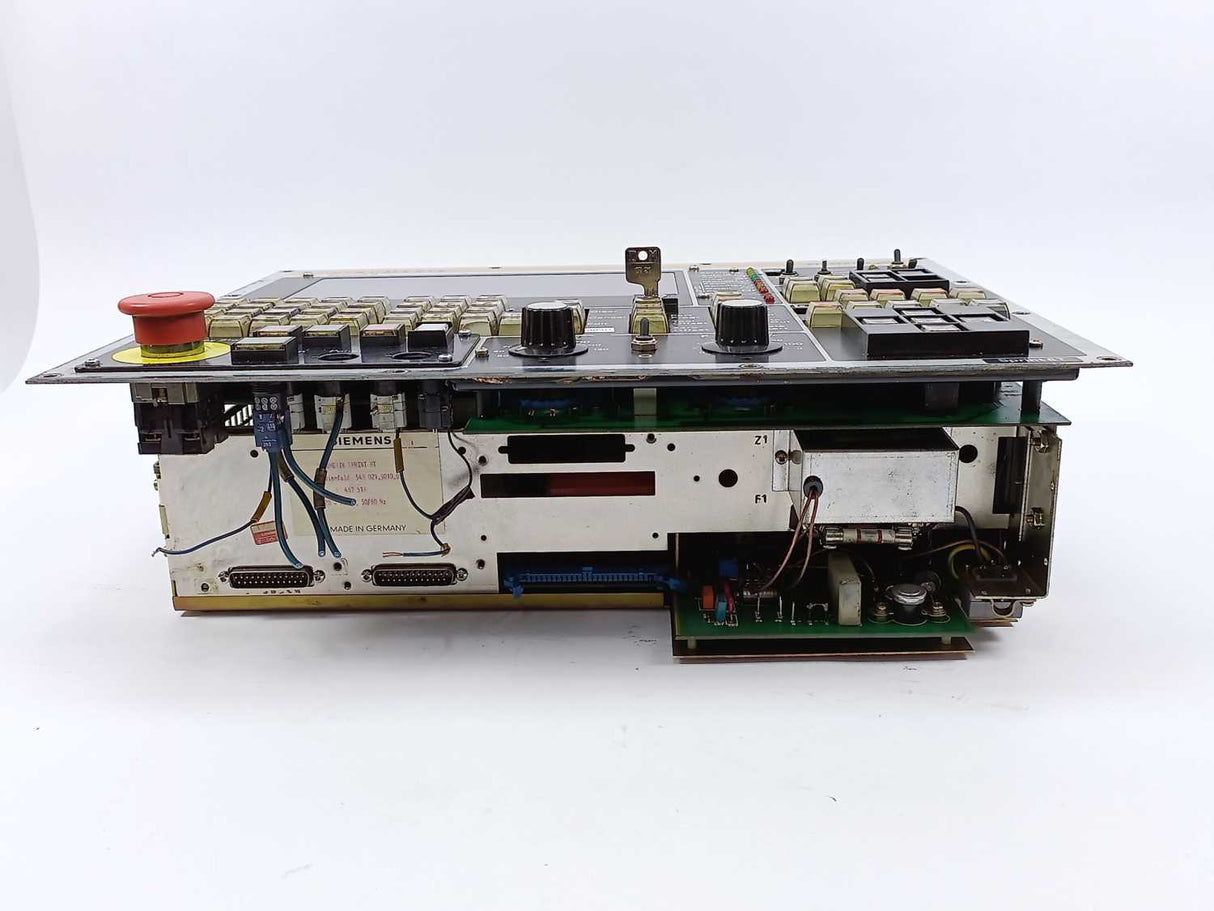 Siemens 548 021.9010.01 SINUMERIK System 8 Operator Panel