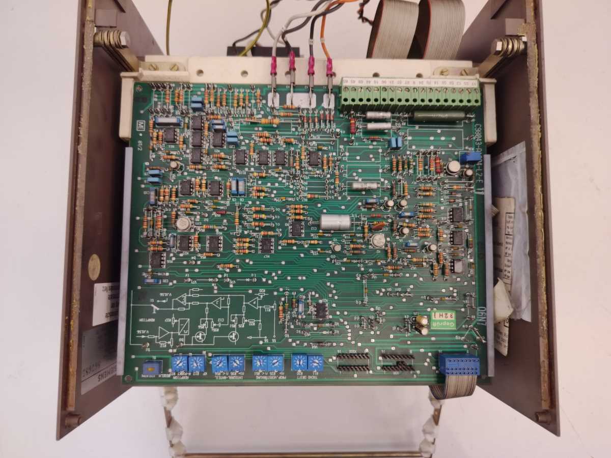 Siemens 6RA2615-6MV30-0A D200/20 Mreq-GcG6V30-2A SIMOREG Drive