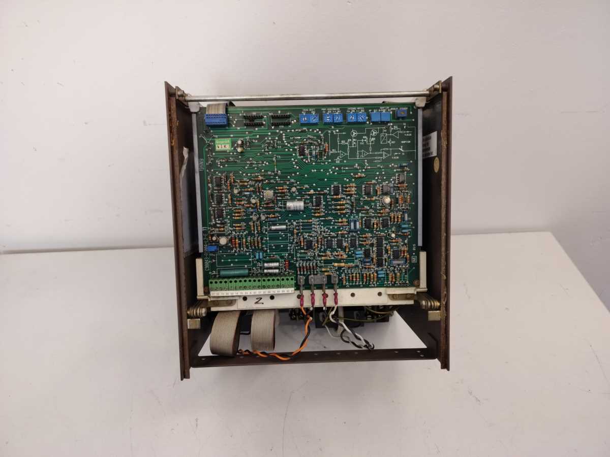 Siemens 6RA2621-6MV30-1A D200/40 Mreq-GcG6V30-2A SIMOREG Drive