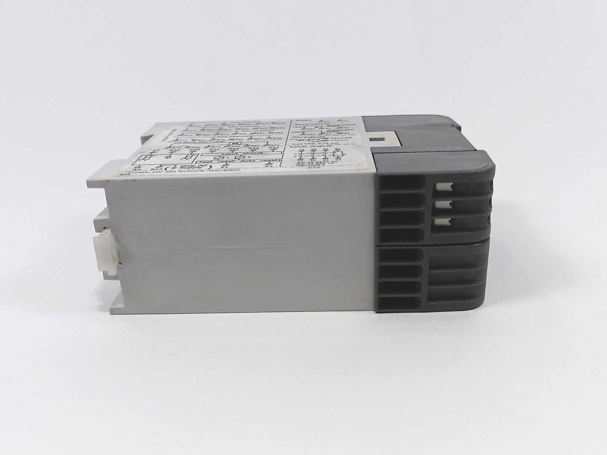 ABB 2TLA010026R0000 Safety relay RT6 24VDC