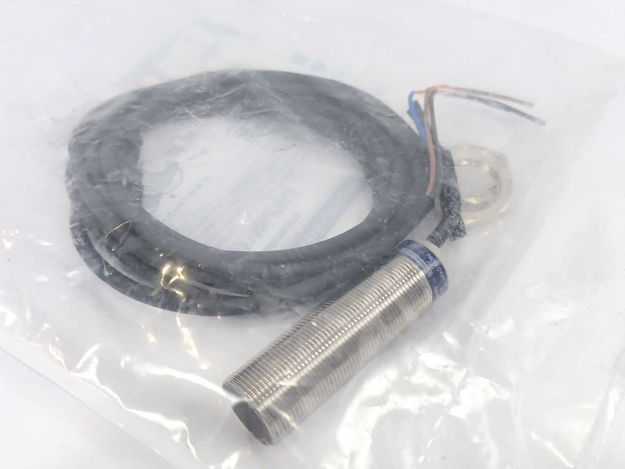 TELEMECANIQUE XS518BLPBL2 Inductive Proximity Sensor XS