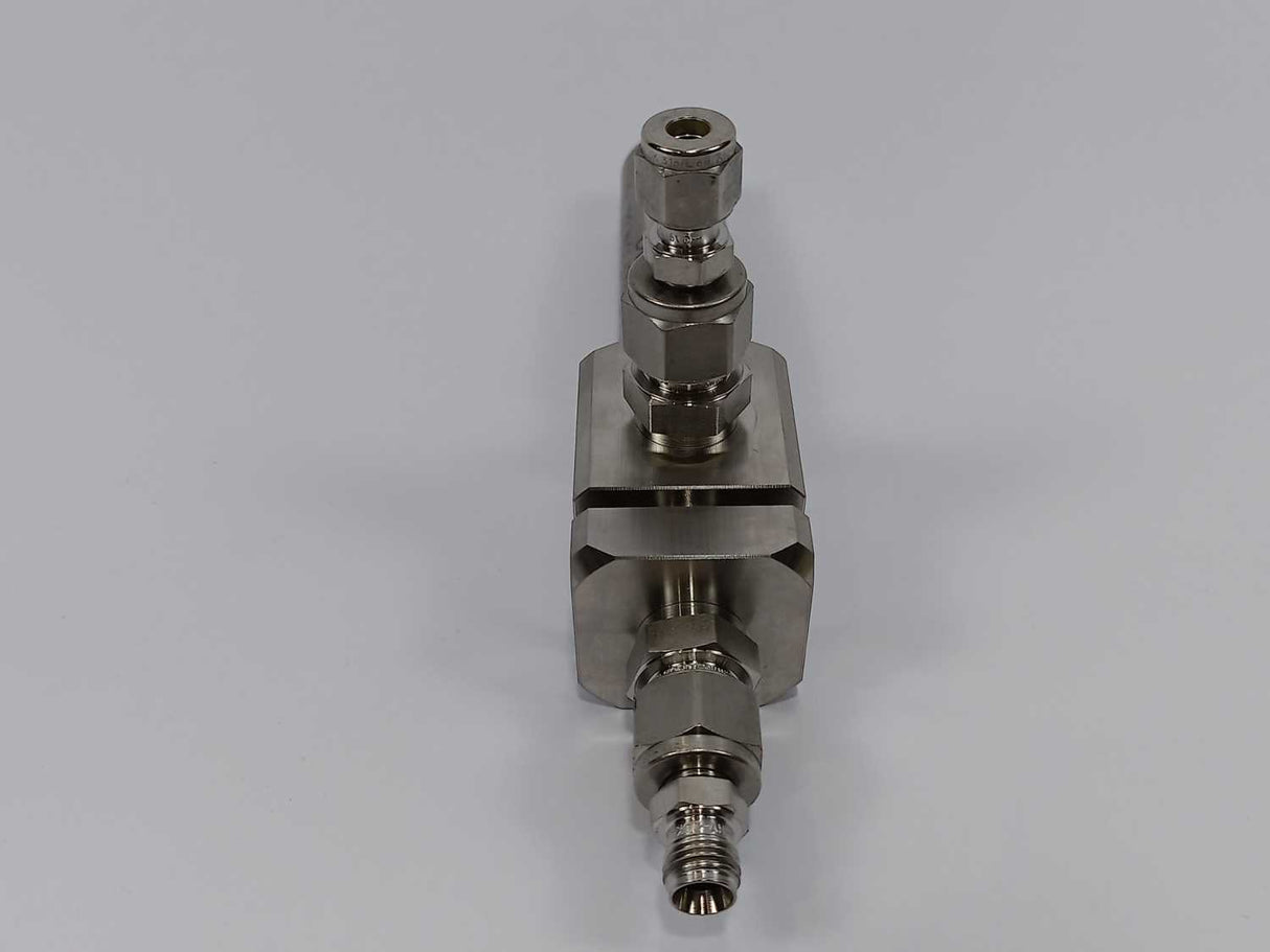 Hamilton 237340 FlexiFlow SL 10 Flow-Through Housing, Surplus stock.