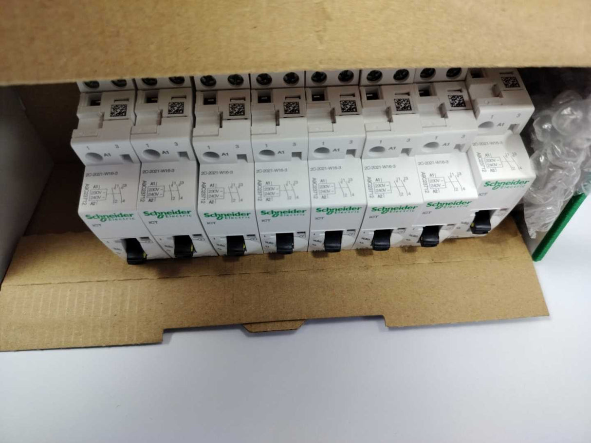 Schneider Electric A9C23712 Contactor iCT 16A 2NO 230VAC on/off 8 Pcs box.