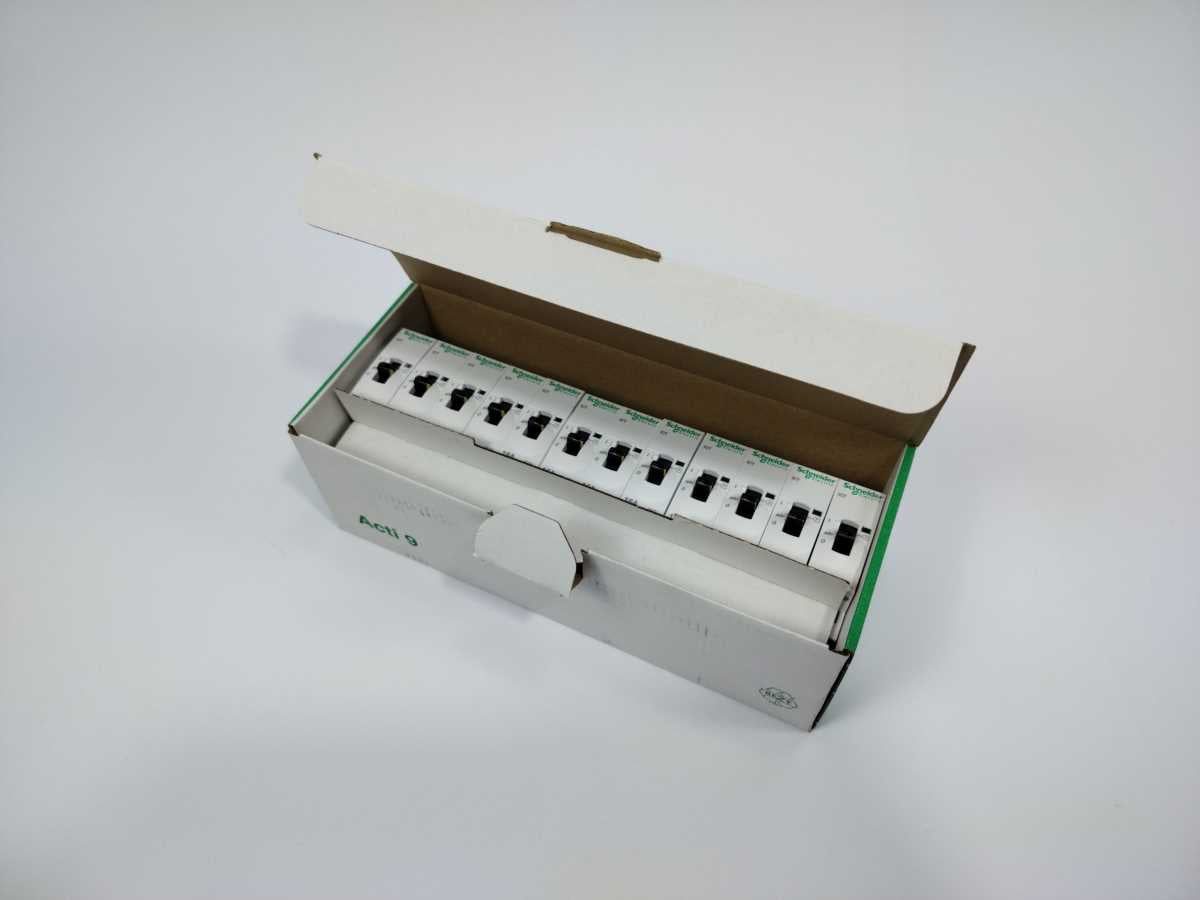 Schneider Electric A9C23712 Contactor iCT 16A 2NO 230VAC on/off 12 Pcs. Box