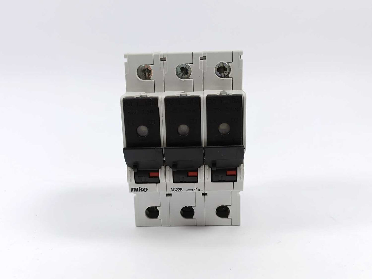 Niko / Servodan 61-013 Group Switch 2-16 A, 3 pol.