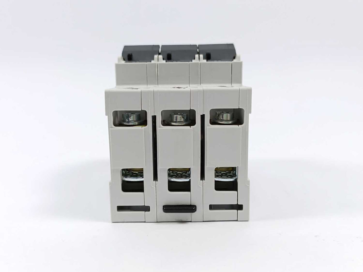 Niko / Servodan 61-013 Group Switch 2-16 A, 3 pol.