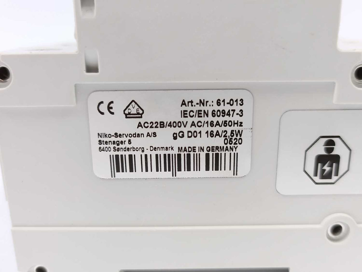 Niko / Servodan 61-013 Group Switch 2-16 A, 3 pol.