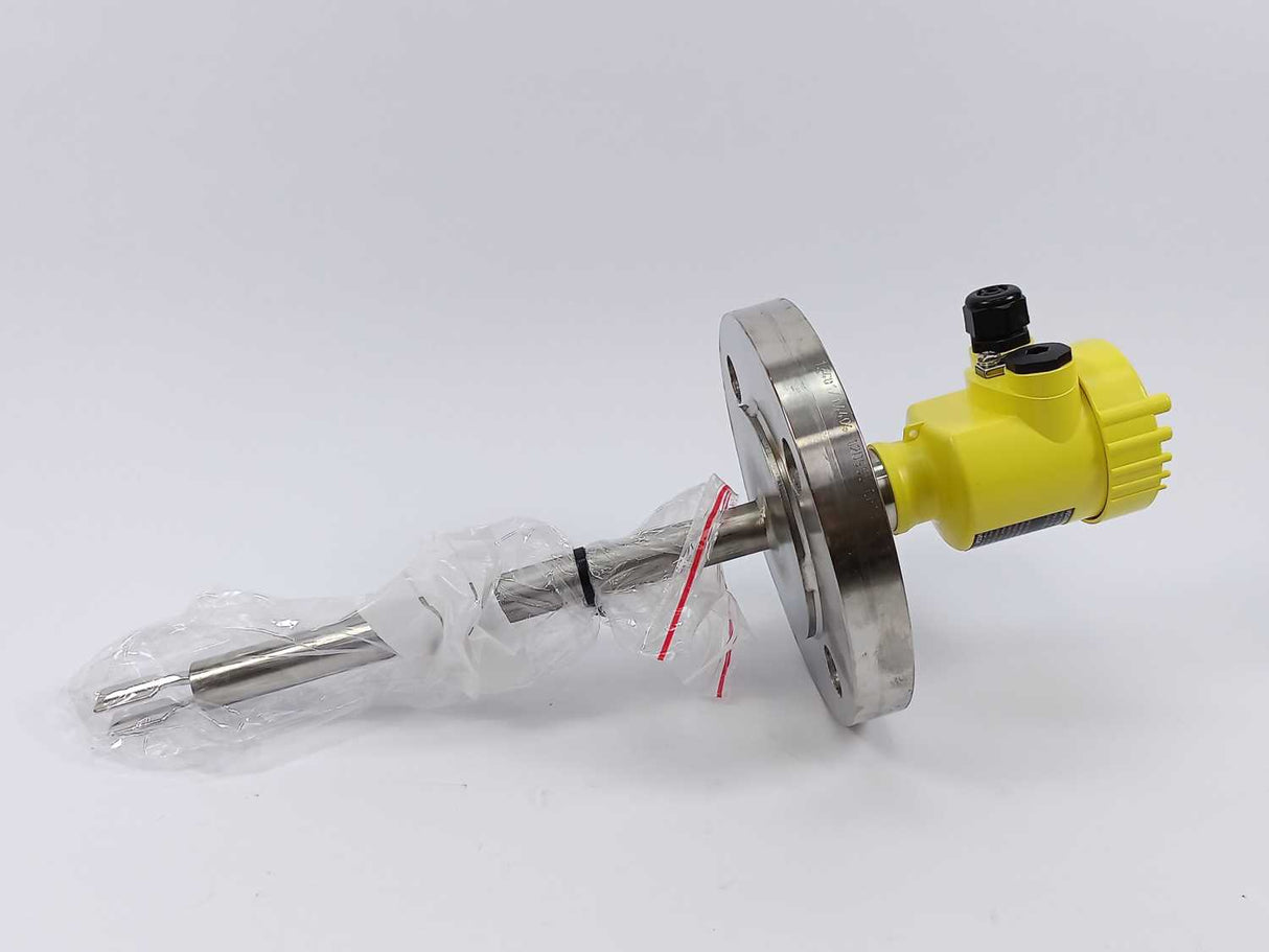 Vega VEGASWING 63 Liquid vibrating level switch 287mm, mounted not used.