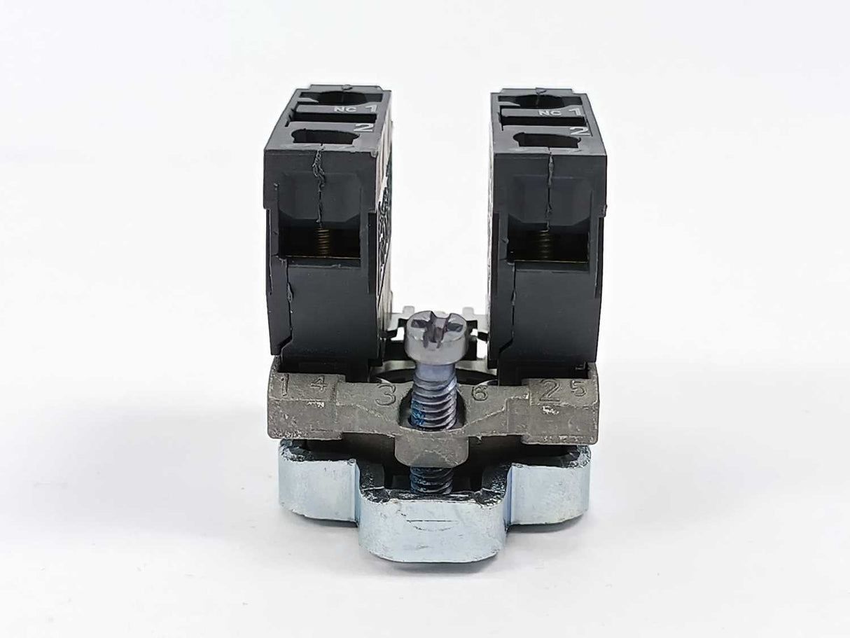 Schneider Electric XB4BS8444 Harmony Emergency stop push button