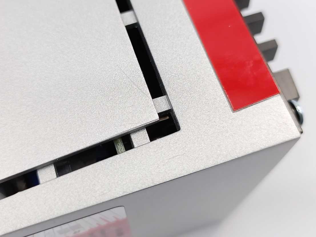 Beckhoff C6017-0010 Ultra-compact Industrial PC serial: 000sbmf3