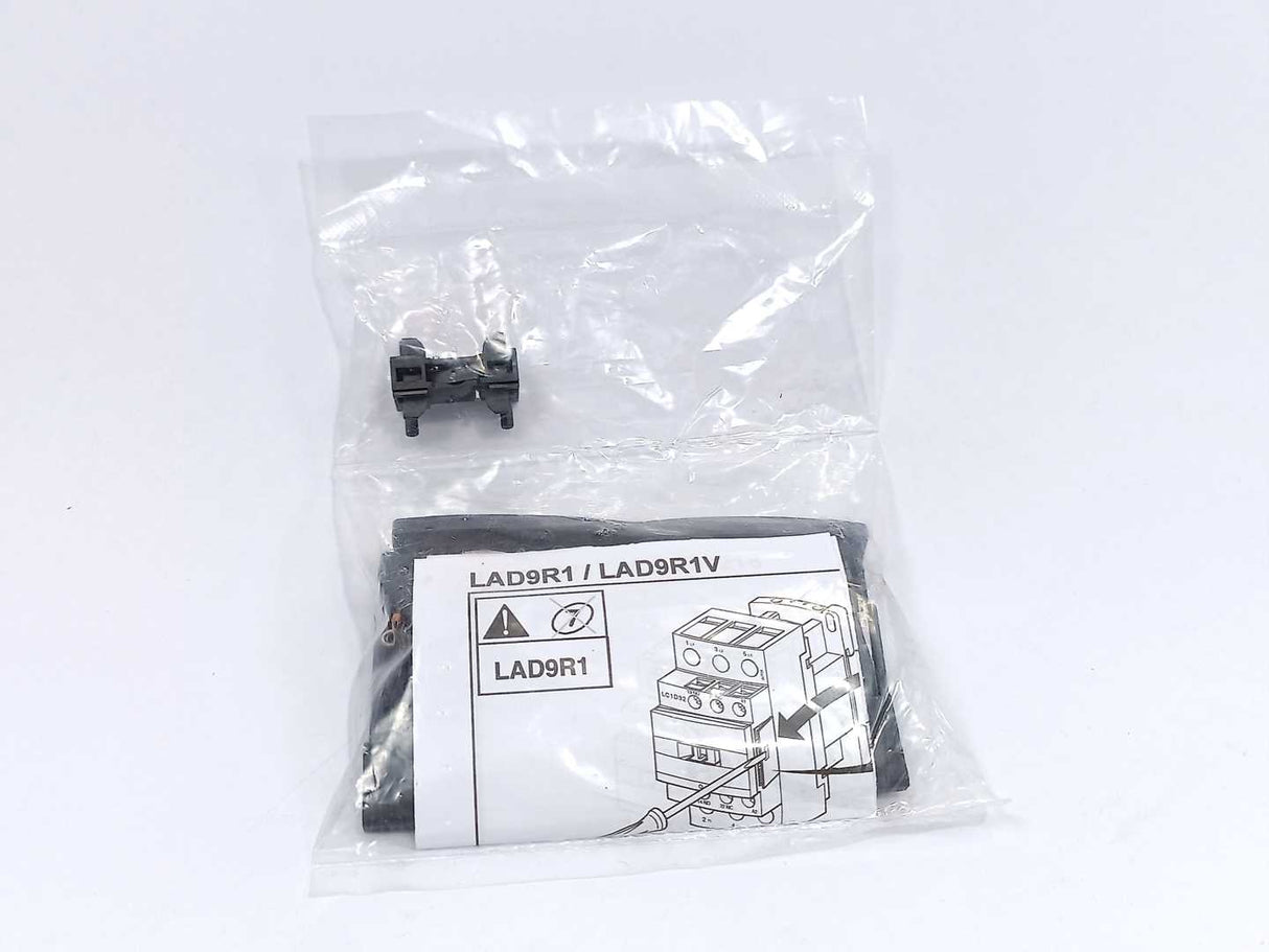 Schneider Electric LAD9R1V TeSys-039286 Reversing Switch Kit