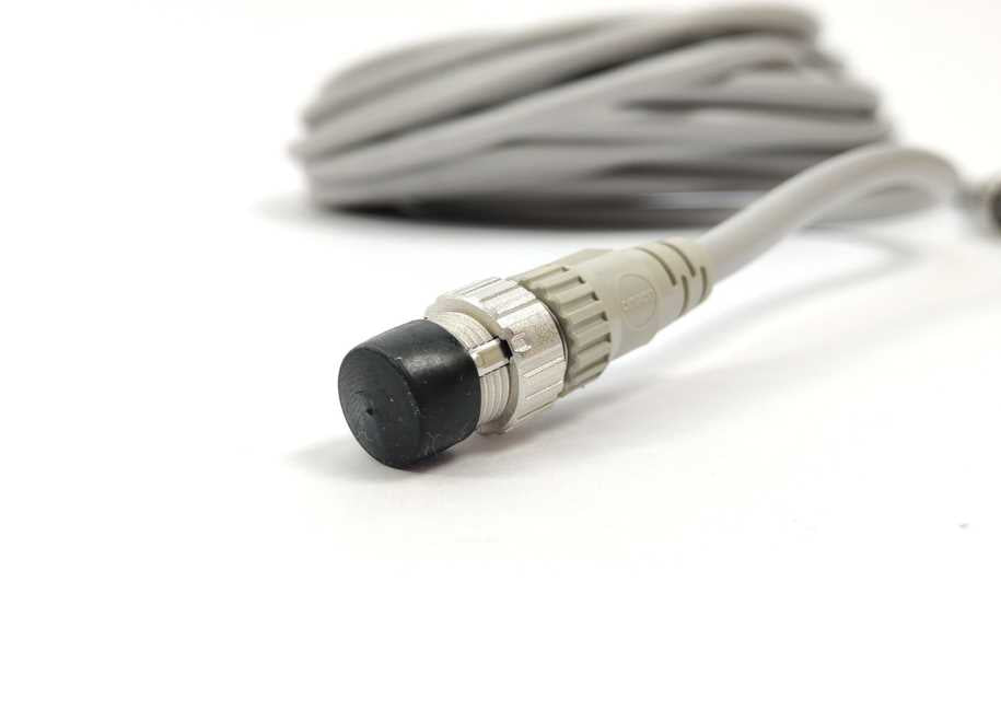 OMRON XS5W-D421-J81-F M12 4-Pole male to female 10Meter