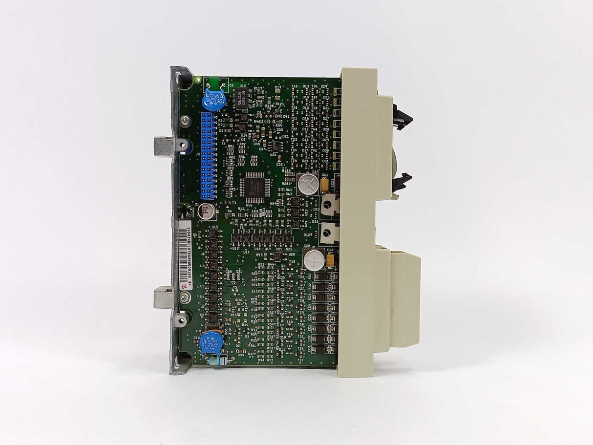 Schneider Automation TSXDMZ64DTK 32I 24VDC + 32Q 0.1A CONN