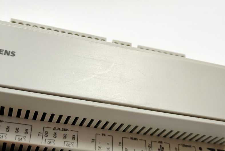 Siemens POL638.00/STD Climatix POL638.00/STD HVAC Controller