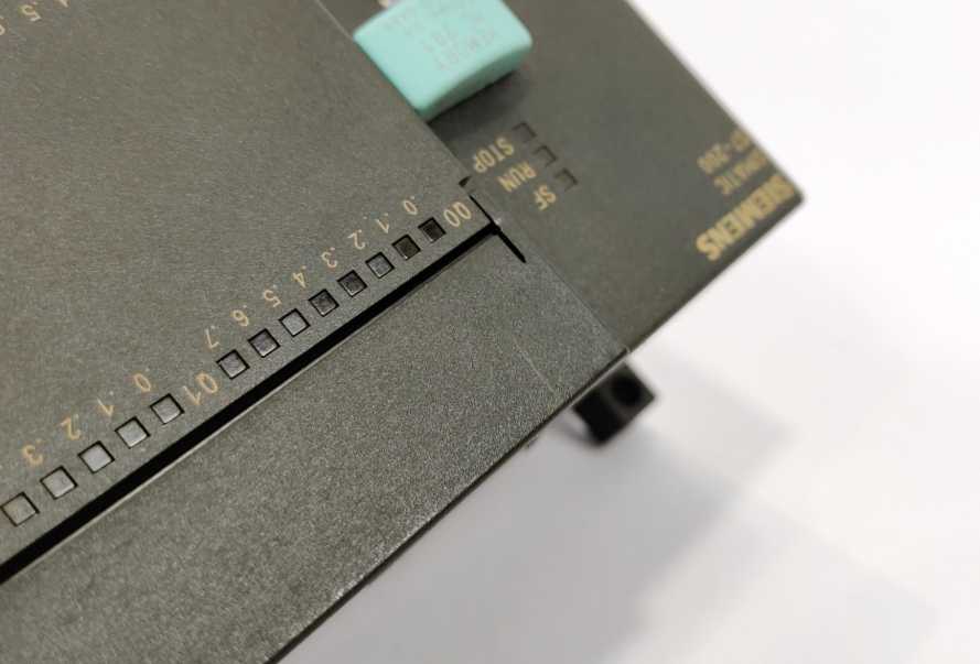 Siemens 6ES7216-2AF22-0XB0 SIMATIC S7-200, CPU 226 XM Compact Unit