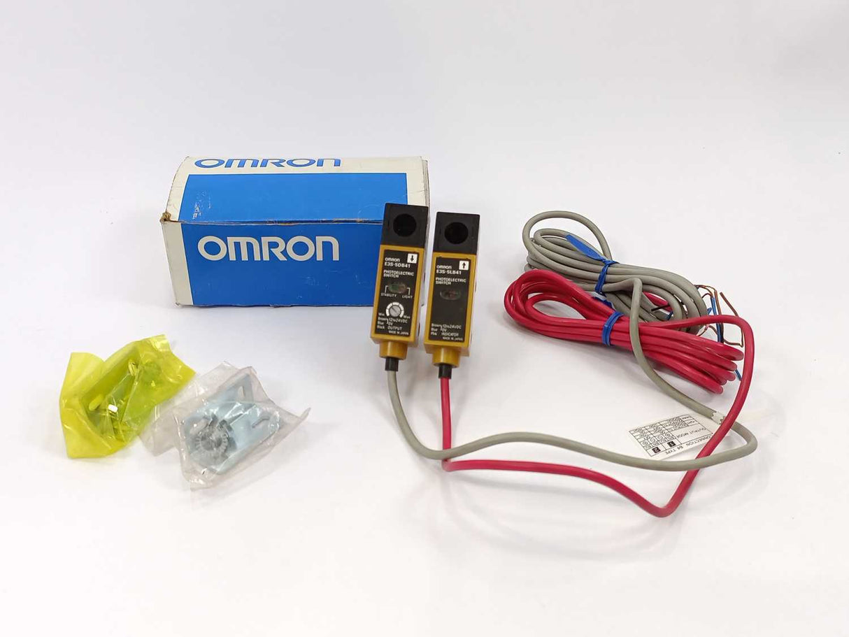 OMRON E3S-5B41 Photoelectric Switch, 12 to 24 VDC