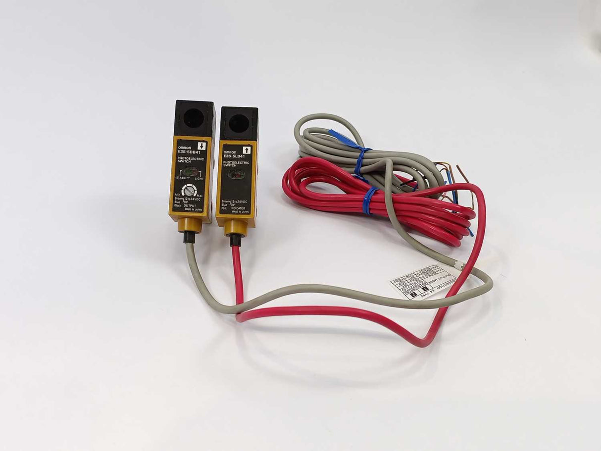 OMRON E3S-5B41 Photoelectric Switch, 12 to 24 VDC