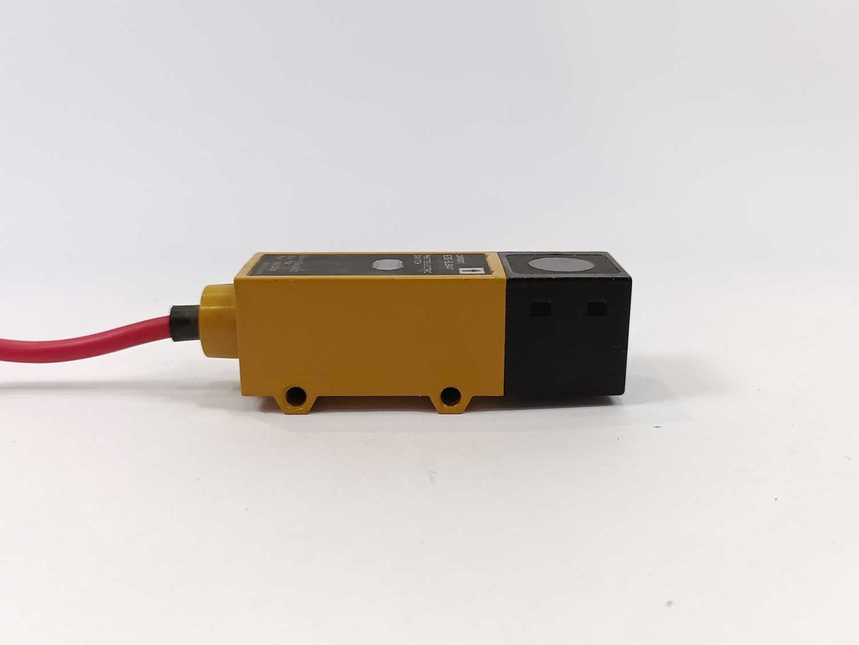 OMRON E3S-5B41 Photoelectric Switch, 12 to 24 VDC