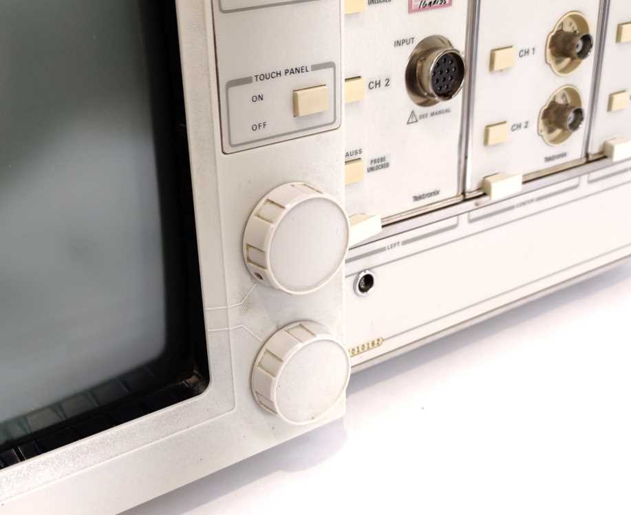Tektronix 11402 Digitizing oscilloscope with 11A16, 11A32 modules