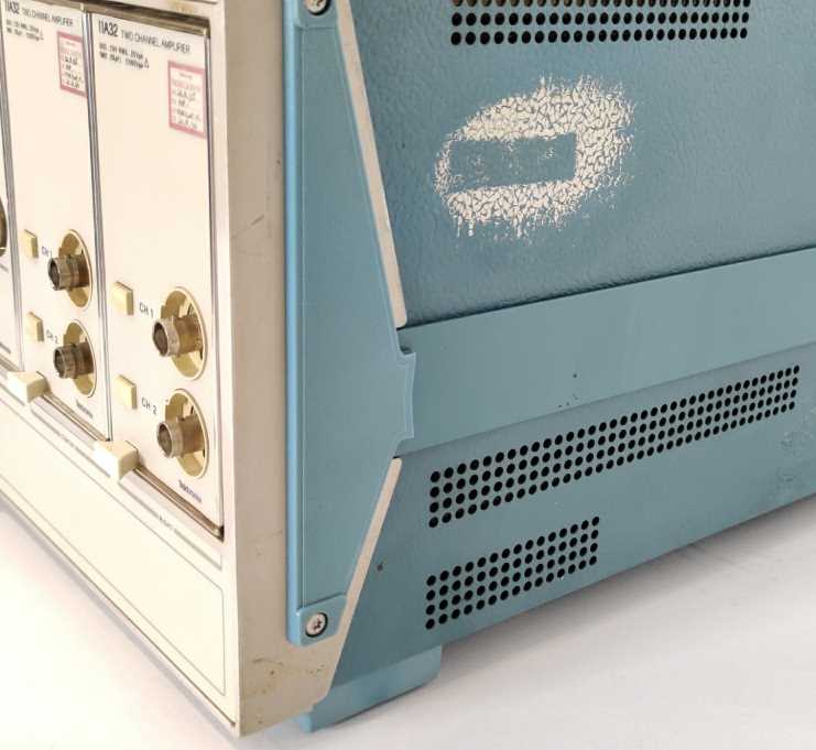 Tektronix 11402 Digitizing oscilloscope with 11A16, 11A32 modules